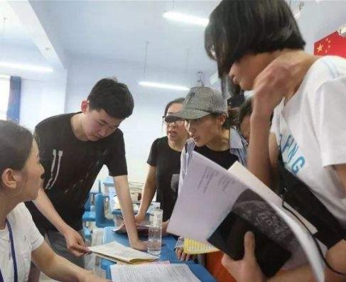 泰华中学家长爆料视频,泰华中学家长爆料视频揭露惊人内幕 第3张 泰华中学家长爆料视频,泰华中学家长爆料视频揭露惊人内幕 第3张